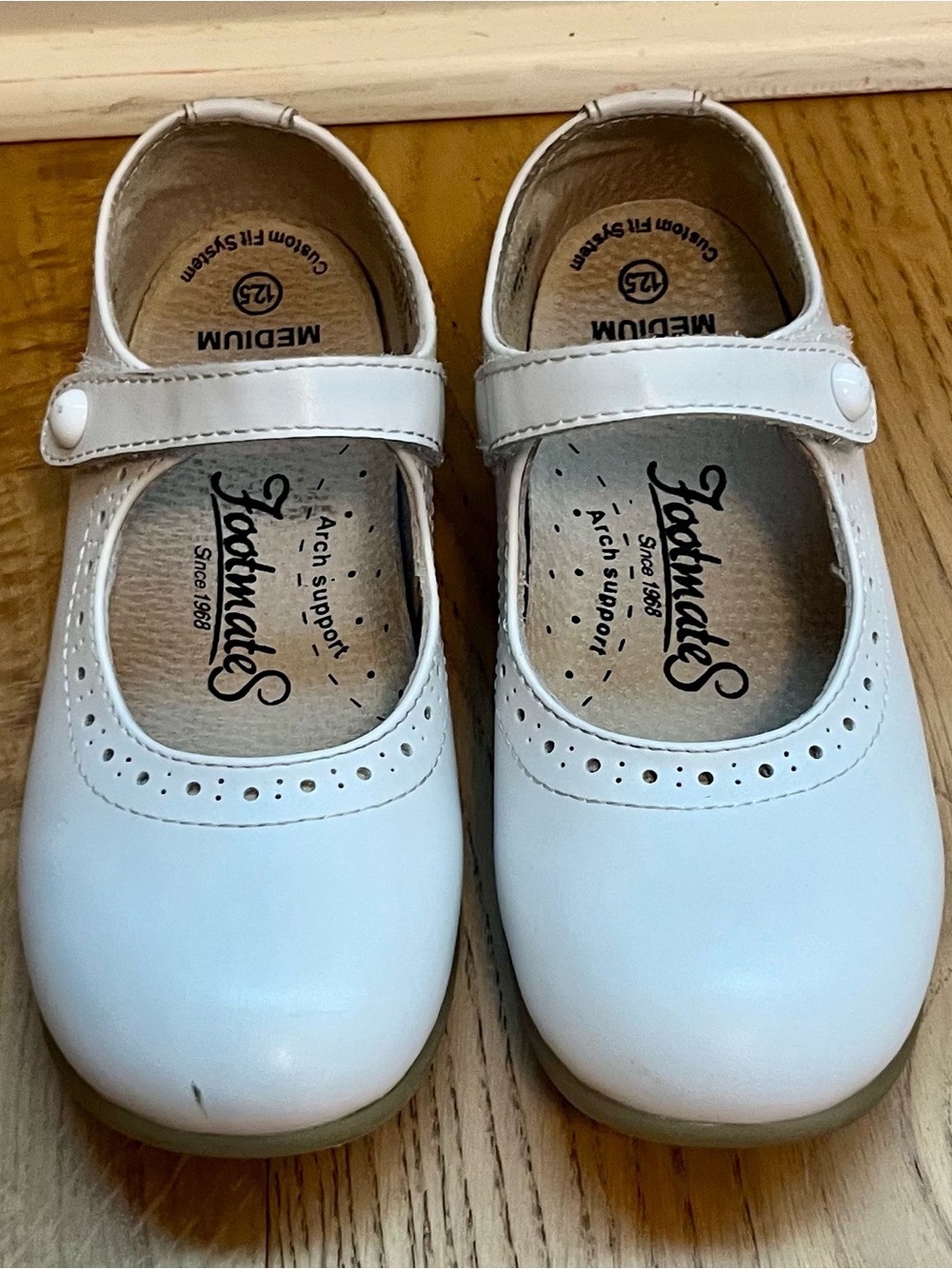 FootMates White Girls' Mary Jane Dress Shoes with Strap